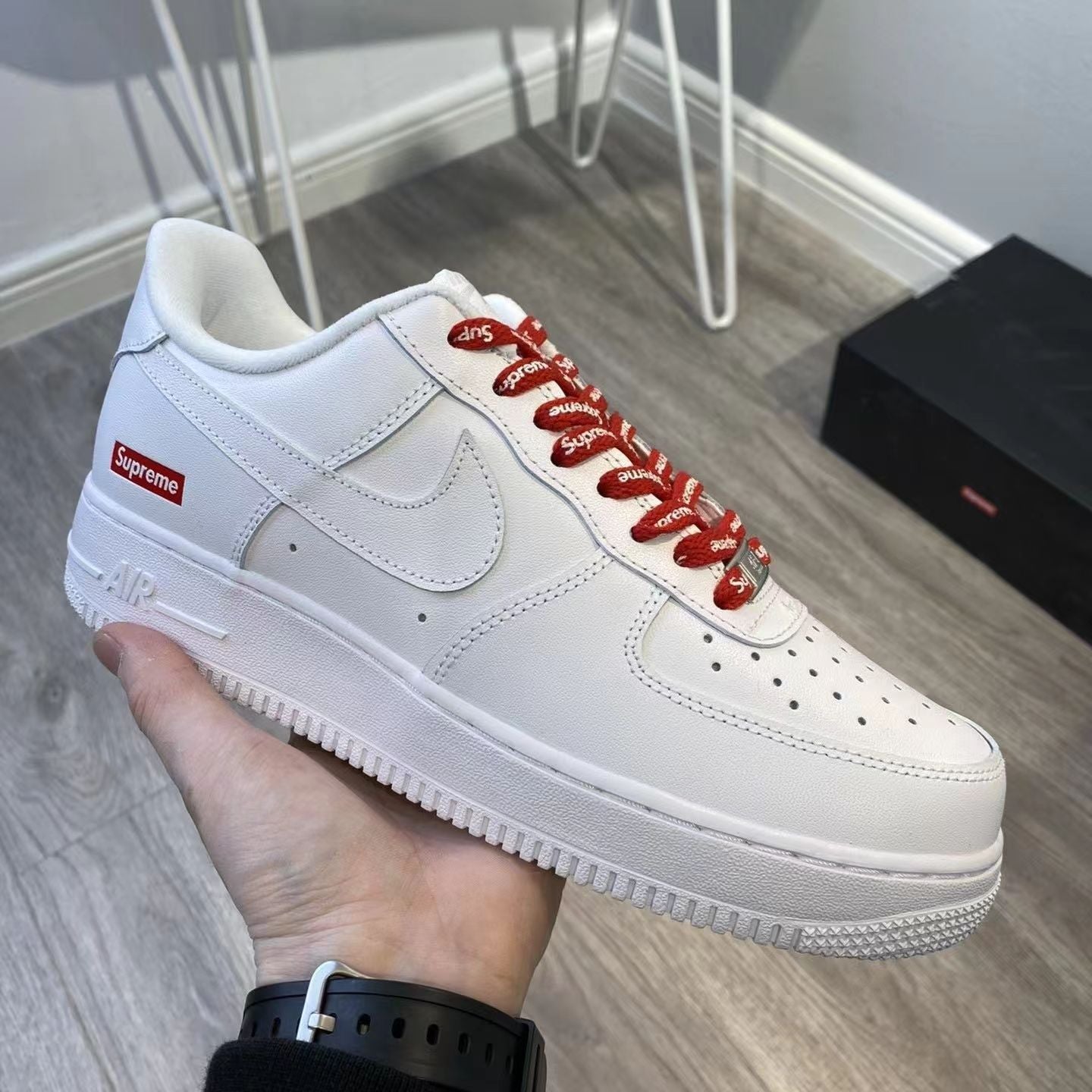 Nike Air Force 1 Low Supreme White