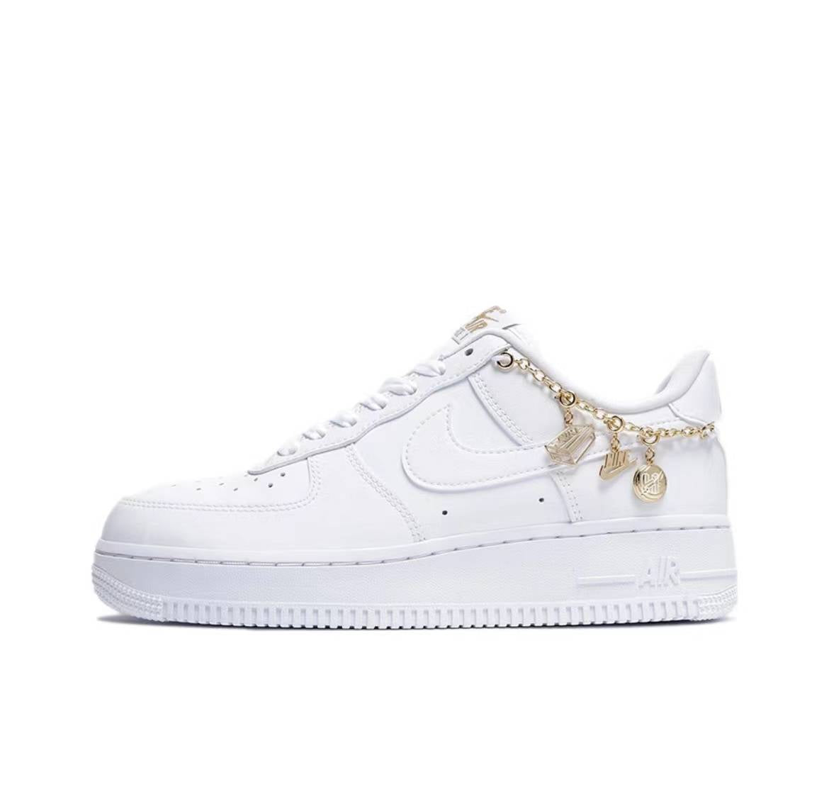 Nike Air Force 1 Low lx lucky charma