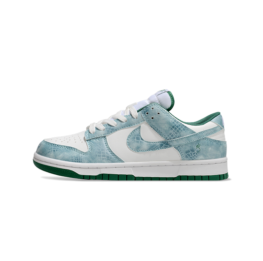 Nike SB Dunk Low